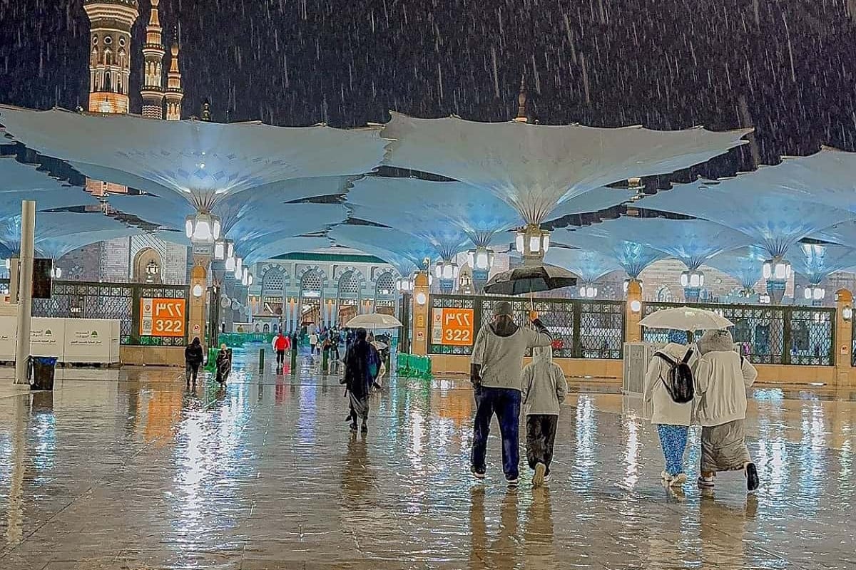 ভারি বৃষ্টির শঙ্কায় সোমবার মদিনার সব স্কুলে সশরীরে ক্লাস বন্ধ