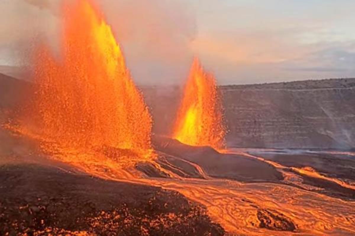 হাওয়াইয়ের মাউন্ট কিলাউয়ায় অগ্ন্যুৎপাত, লাভা উড়ল ভবনের চেয়েও উঁচুতে