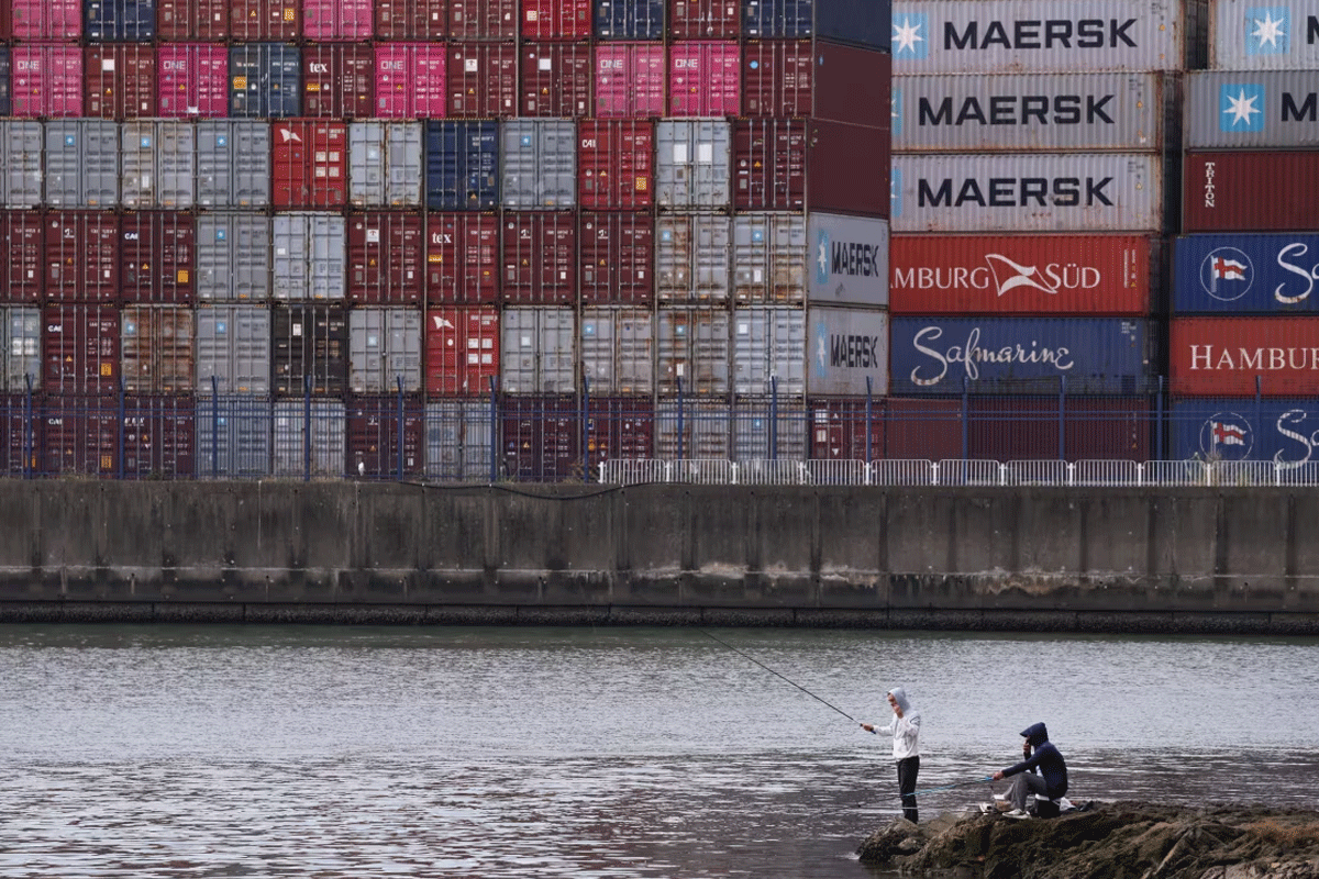 চীনের বাণিজ্য উদ্বৃত্ত ছাড়াল ১ ট্রিলিয়ন ডলারে