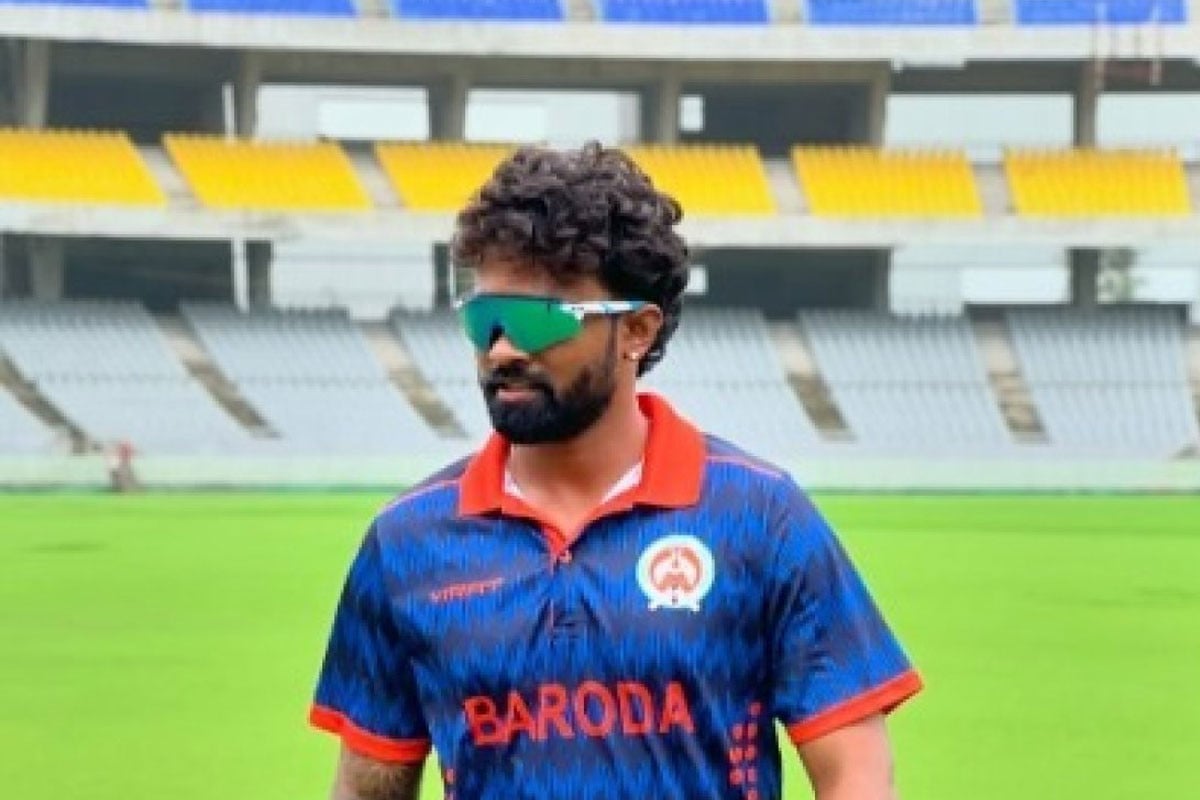 অভিষেকেই ভারতীয় ব্যাটসম্যানের বিশ্বরেকর্ড