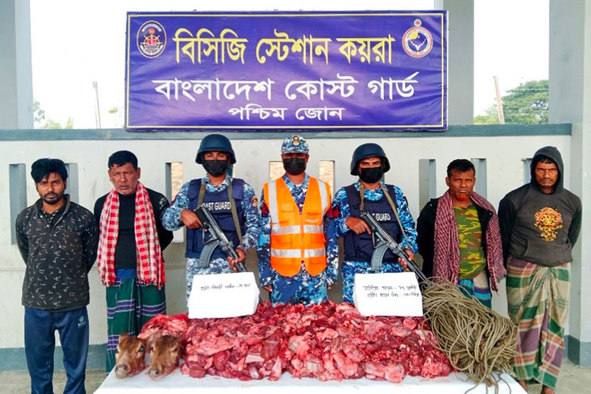 সুন্দরবনে অস্ত্র-গুলিসহ জিম্মি জেলে উদ্ধার, হরিণের মাংসসহ শিকারী আটক