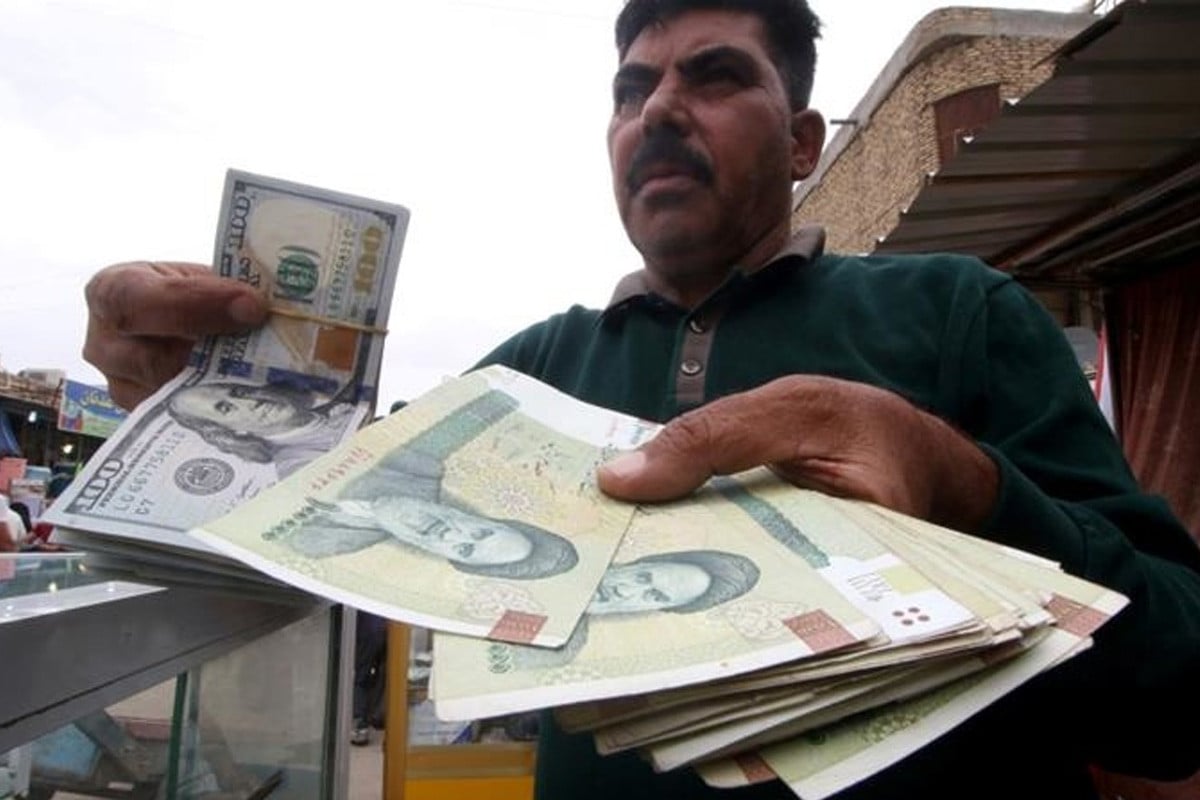 ইতিহাসে সর্বনিম্ন পর্যায়ে ইরানি মুদ্রা, এক ডলারে ১২ লাখ ৫০ হাজার রিয়াল