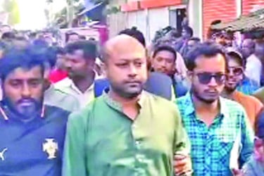 নিজ নির্বাচনি এলাকায় লাঞ্ছিত ব্যারিস্টার ফুয়াদ