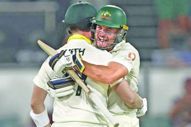 ব্রিসবেনেও ইংল্যান্ডকে হারাল অস্ট্রেলিয়া