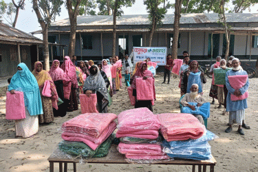 বসুন্ধরা শুভসংঘের উদ্যোগে উষ্ণতার ছোঁয়া পেল ৫০ দুস্থ পরিবার