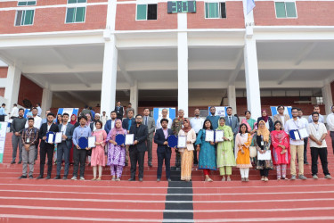 বাইউস্টে পোস্টার প্রেজেন্টেশন প্রতিযোগিতা অনুষ্ঠিত