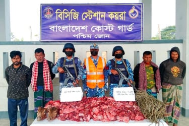 সুন্দরবনে অস্ত্র-গুলিসহ জিম্মি জেলে উদ্ধার, হরিণের মাংসসহ শিকারী আটক