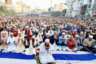 বগুড়ায় খালেদা জিয়ার সুস্থতা কামনায় দোয়া, হাজার হাজার কণ্ঠে ‘আমিন’ ধ্বনি