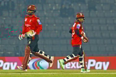 তামিমকে টপকে চূড়ায় ওঠার সুযোগ মুশফিকের