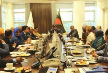 রাষ্ট্রীয় ও বহুজাতিক কোম্পানিগুলোর সঙ্গে বিএসইসির বৈঠক