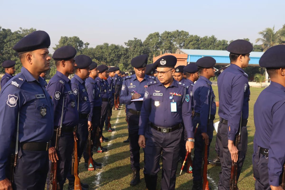 কুড়িগ্রামে জেলা পুলিশের মাস্টার প্যারেড