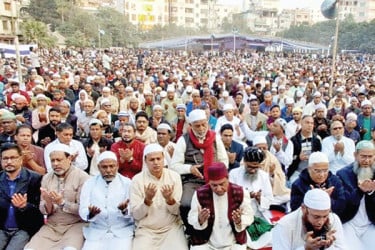 বেগম খালেদা জিয়ার সুস্থতায় দোয়া ও কোরআন পাঠ