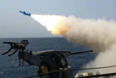 শত্রুকে বিপর্যস্ত করতে ক্ষেপণাস্ত্রে এআই প্রযুক্তি যুক্ত করবে ইরান