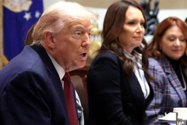 বাণিজ্যযুদ্ধে ক্ষতিগ্রস্ত কৃষকদের বিলিয়ন ডলার সহায়তা দেবেন ট্রাম্প