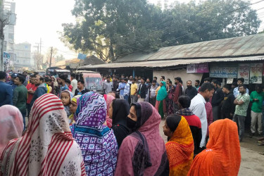 গাজীপুরে কারখানা বন্ধ ঘোষণা করায় শ্রমিকদের বিক্ষোভ