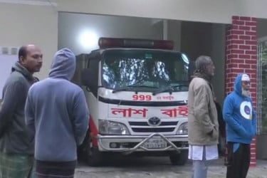 মোহাম্মদপুরে খুন হওয়া মা–মেয়ের মরদেহ পৌঁছেছে গ্রামে, দাফন দুপুরে