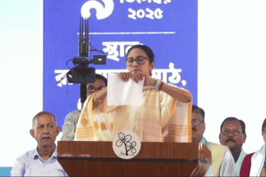 সীমান্তে বিএসএফের ‘অত্যাচার’ অভিযোগে সরব মমতা, নারীদের এগিয়ে দেওয়ার হুঁশিয়ারি