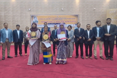 খাগড়াছড়িতে তিন অদম্য নারীকে সম্মাননা