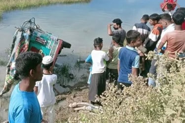 টেকনাফে মিনিট্রাক–সিএনজির মুখোমুখি সংঘর্ষ, নিহত ২