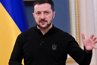 রাশিয়াকে ভূখণ্ড ছাড়তে নারাজ জেলেনস্কি, প্রস্তাব বদলাচ্ছে?