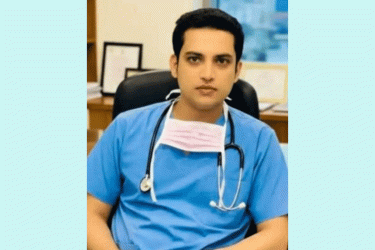 কেউ বলছে ‘কথিত স্ত্রী’, কেউ বা ‘প্রেমিকা’, ভিডিও কলে রেখে যে কাণ্ড ঘটালেন চিকিৎসক