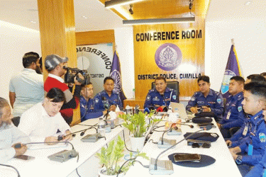 কুমিল্লায় সাংবাদিকদের সঙ্গে নবাগত পুলিশ সুপারের মতবিনিময়