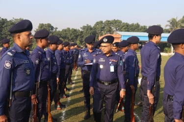 কুড়িগ্রামে জেলা পুলিশের মাস্টার প্যারেড