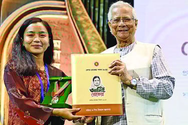 বেগম রোকেয়া পদকজয়ী ঋতুপর্ণা