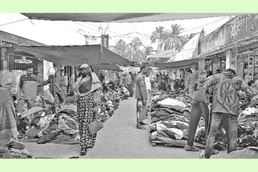 জমেছে পুরাতন শীতবস্ত্র বেচাকেনা