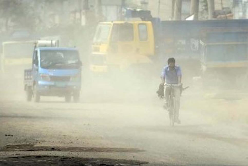 বায়ুদূষণের শীর্ষে লাহোর, ঢাকার অবস্থান কত?