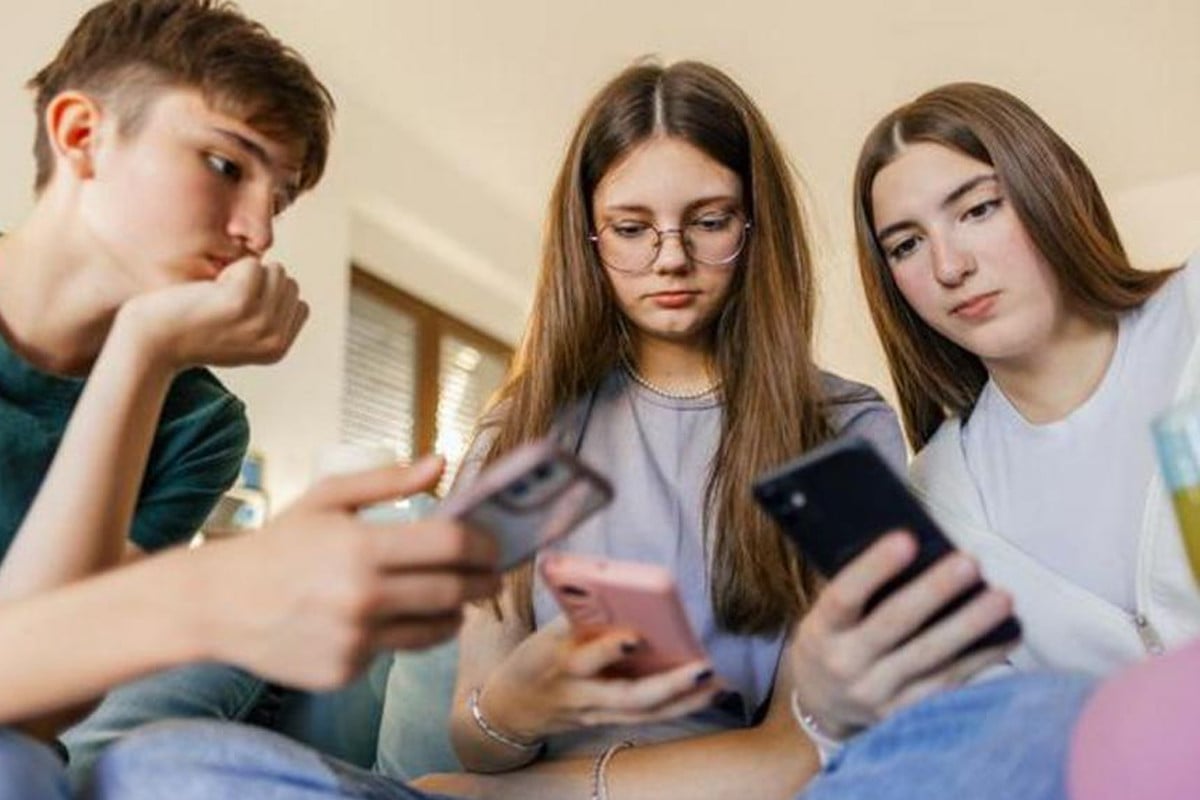 অস্ট্রেলিয়ায় কিশোরদের সোশ্যাল মিডিয়া ব্যবহারে নিষেধাজ্ঞা কার্যকর