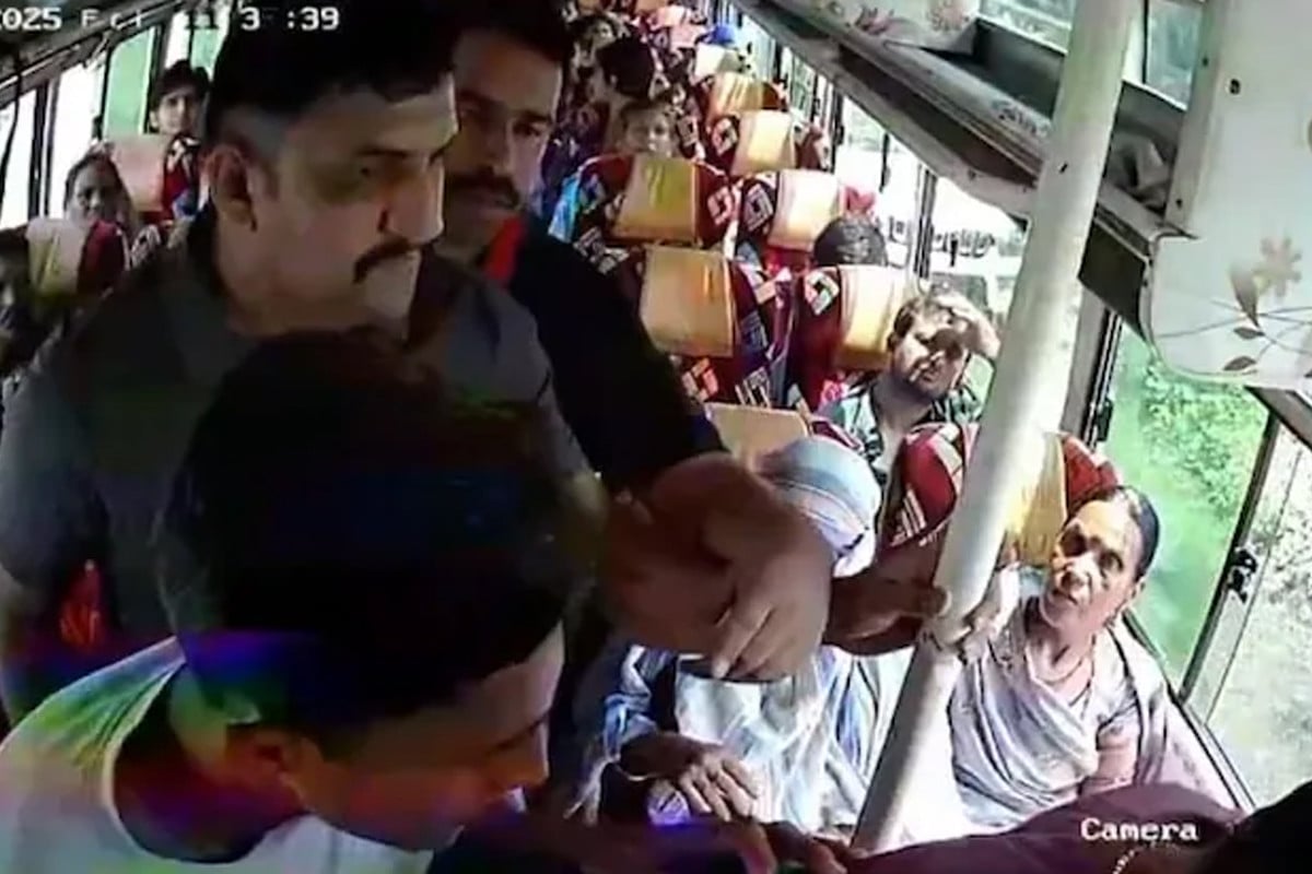 ভারতে মুসলিম শিক্ষার্থীকে অপহরণ করে মাদক মামলায় ফাঁসায় পুলিশ!