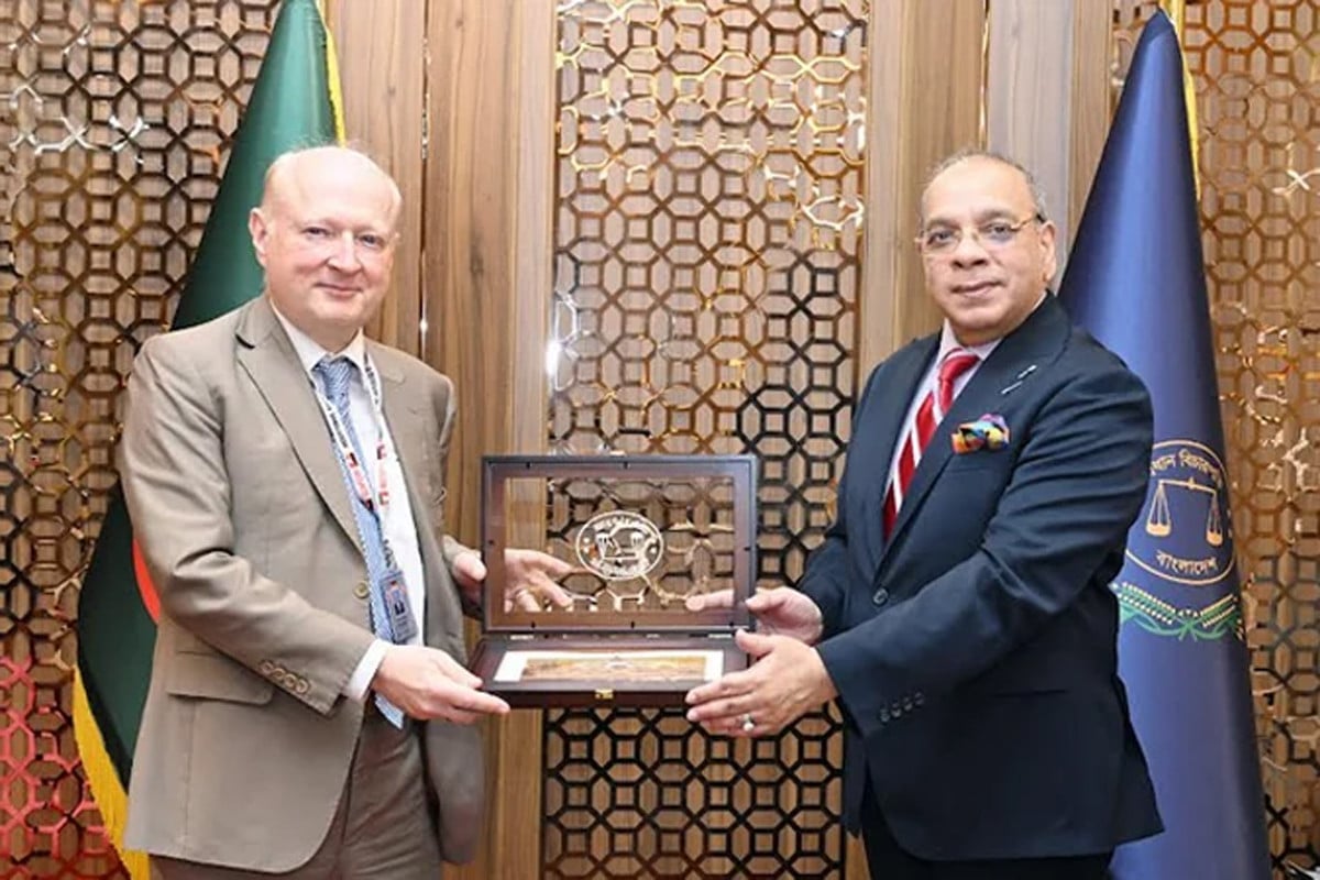 প্রধান বিচারপতির সাথে জার্মান রাষ্ট্রদূতের সৌজন্য সাক্ষাৎ