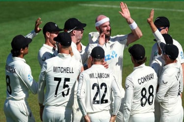 ওয়েস্ট ইন্ডিজকে ২০৫ রানে অলআউট করল নিউজিল্যান্ড