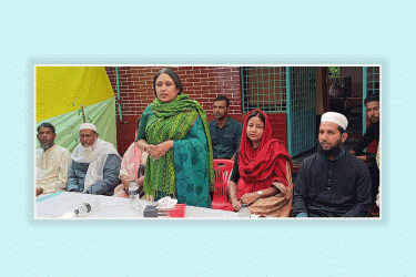 মানিকগঞ্জে নারীদের উঠান বৈঠক