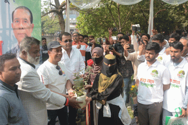 নারায়ণগঞ্জে বিএনপি প্রার্থীর ৫ টাকার বৃক্ষমেলা