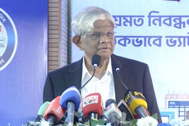 ধার–অনুদান নিয়ে বেশি দূর যাওয়া যায় না: অর্থ উপদেষ্টা