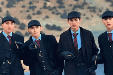 ‘পিকি ব্লাইন্ডার্স’ পোশাক পরায় আফগানিস্তানে গ্রেফতার ৪