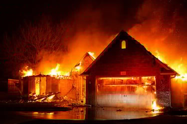 চীনের অগ্নিকাণ্ডে ১২ জনের মৃত্যু