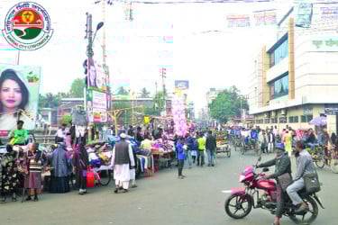 যে নগরীর সড়কে অনিয়মই নিয়ম