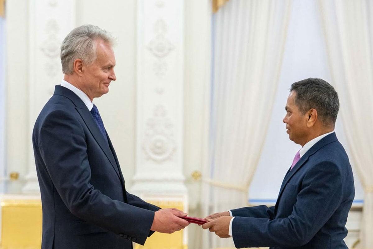 লিথুয়ানিয়ার রাষ্ট্রপতির কা‌ছে বাংলাদেশের রাষ্ট্রদূতের পরিচয়পত্র পেশ