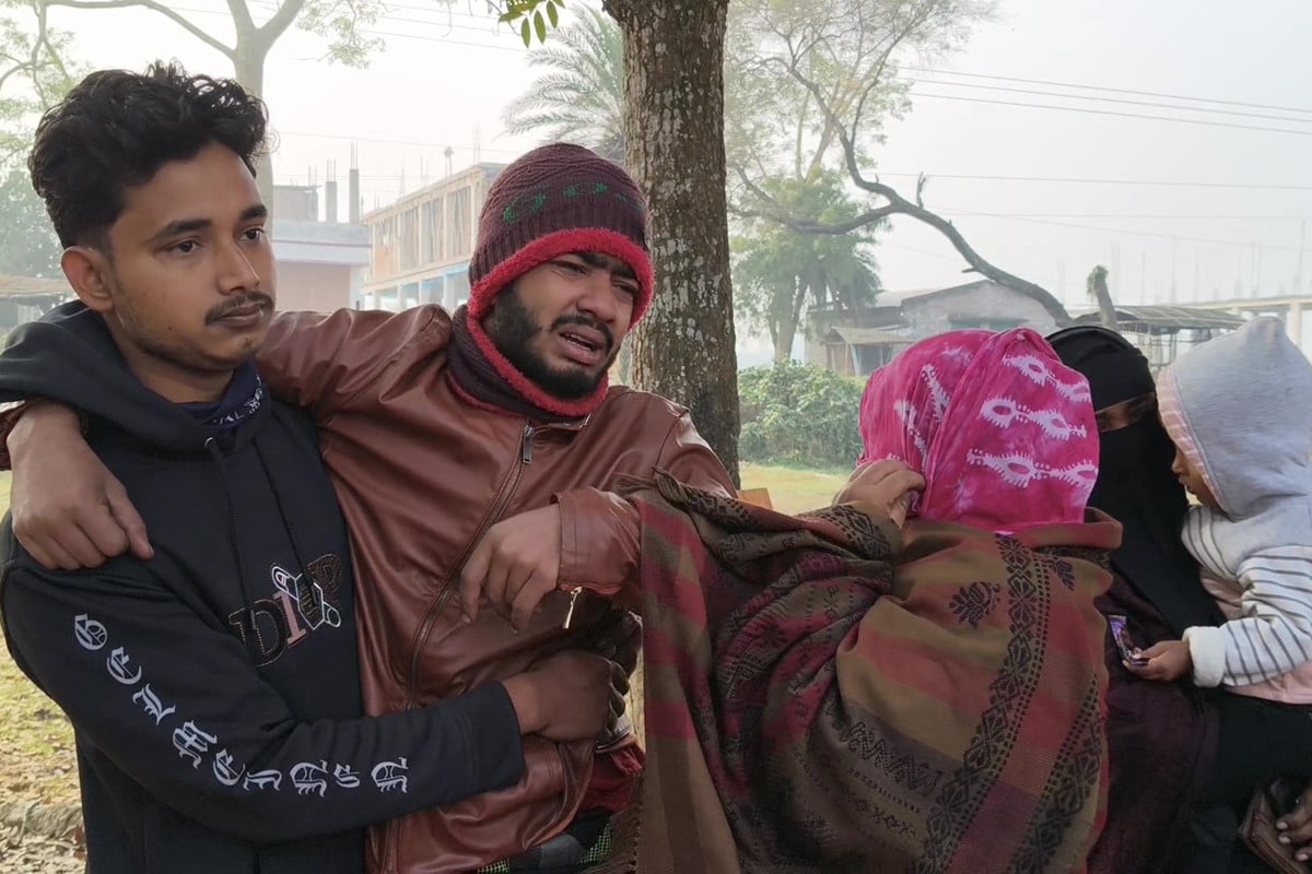 গাংনীতে ফার্নিচার কারখানায় আগুন দিল দুর্বৃত্তরা