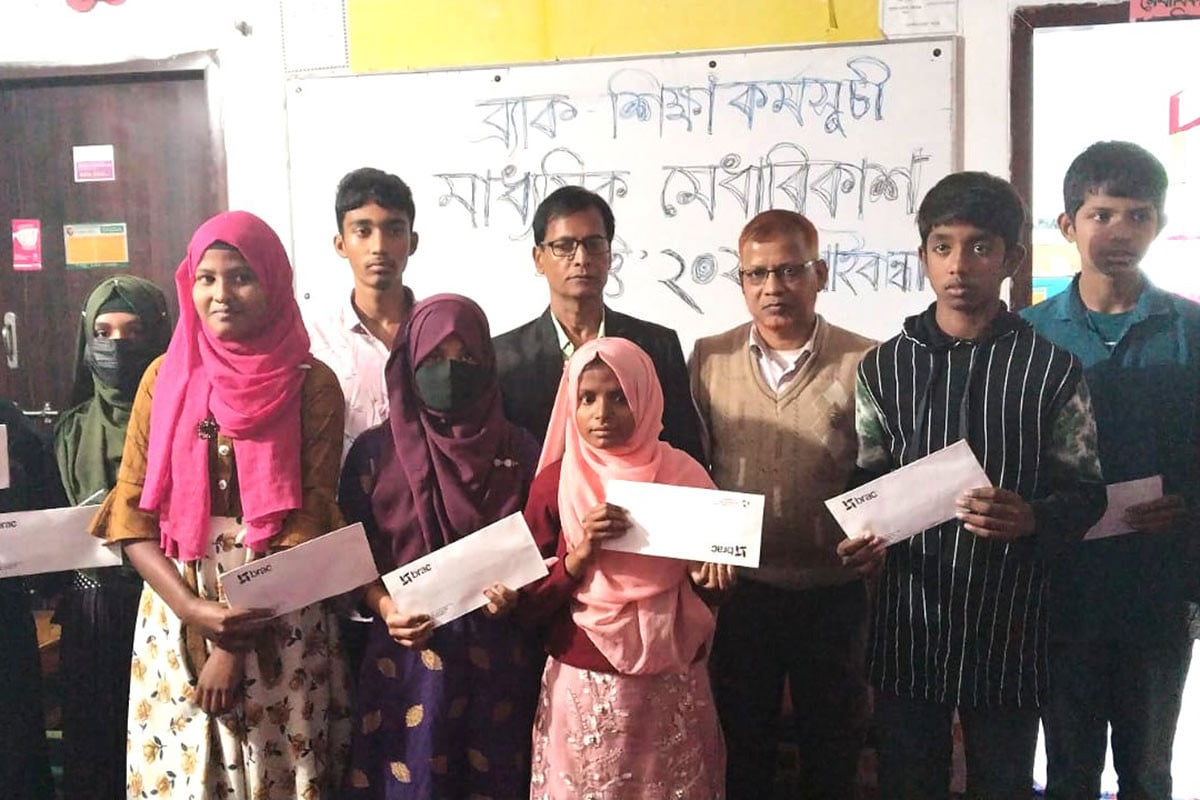 গাইবান্ধায় মাধ্যমিক মেধাবিকাশ বৃত্তি পেল ৯ শিক্ষার্থী