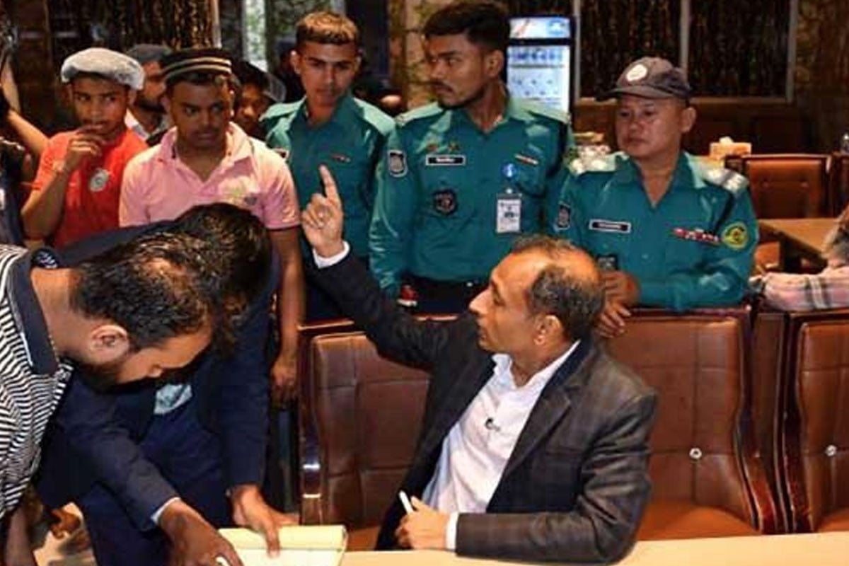 চট্টগ্রামে কুটুমবাড়ি রেস্তোরাঁয় ভোক্তা অধিকারের অভিযান