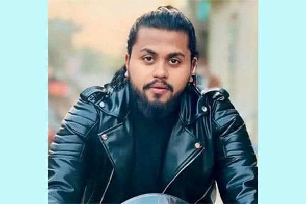 স্ত্রীর পরীক্ষার আসন দেখতে বাধা, রামদা উচিয়ে যুবকের মহড়া