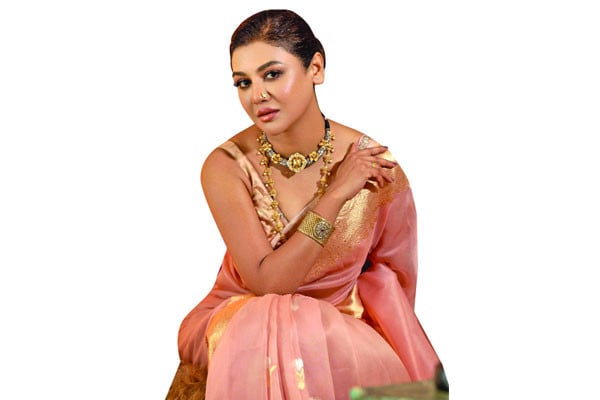 ফিউশন লুকে জয়া