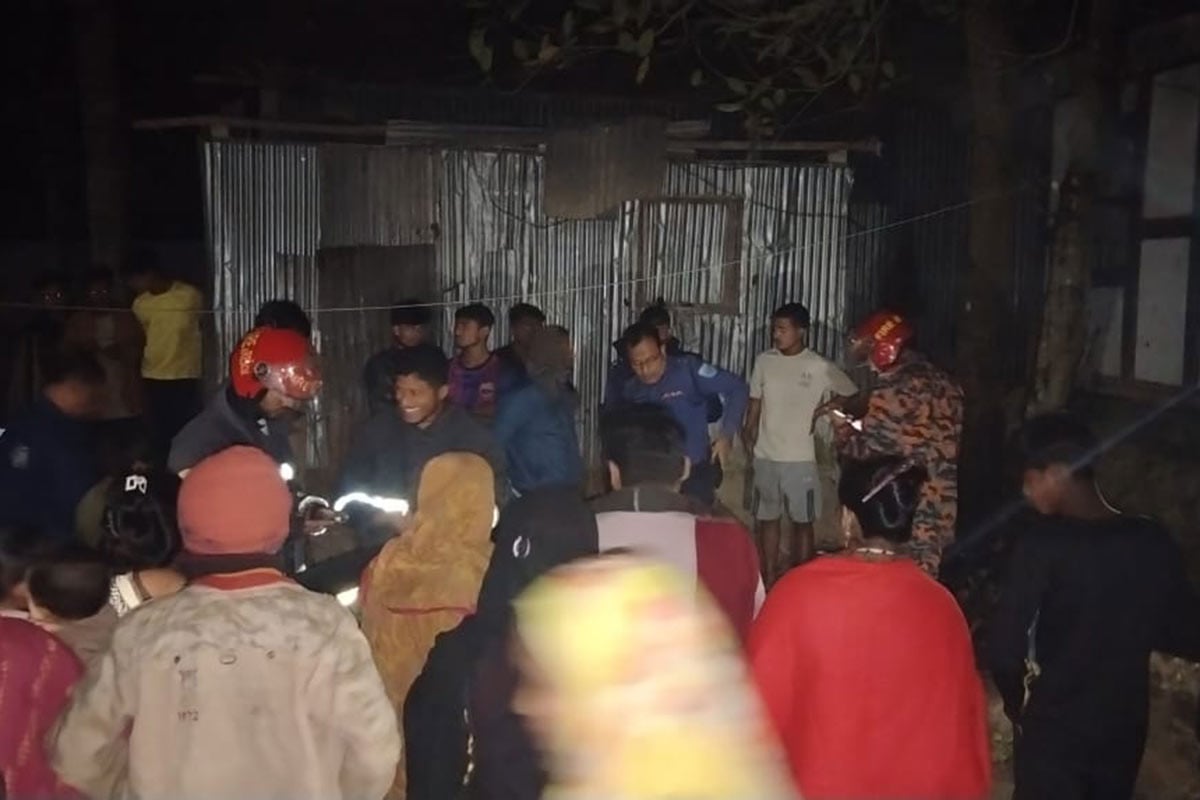 মাদকের টাকার জন্য নিজের ঘরে আগুন দিল যুবক