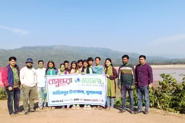 পর্যটনকেন্দ্রকে আবর্জনামুক্ত রাখতে বসুন্ধরা শুভসংঘের সচেতনতামূলক উদ্যোগ