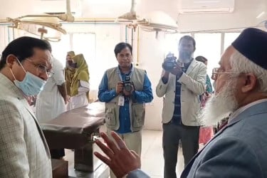 কাজে যোগ দিলেন সেই চিকিৎসক