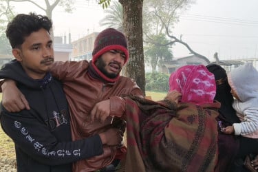 গাংনীতে ফার্নিচার কারখানায় আগুন দিল দুর্বৃত্তরা